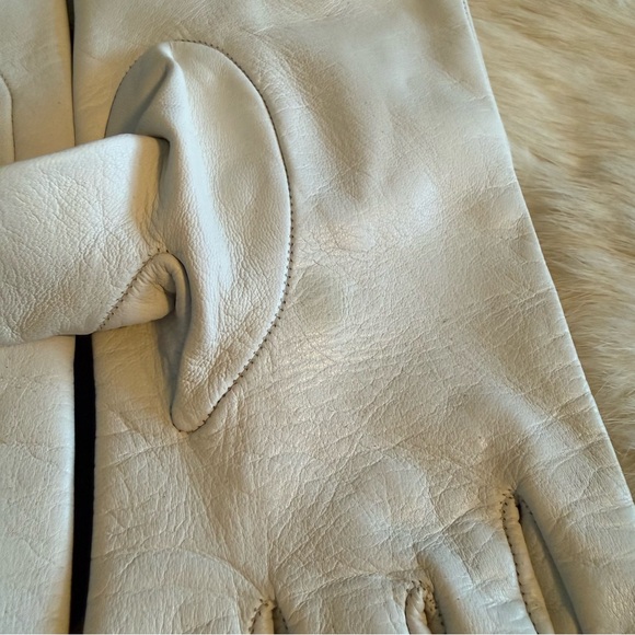 Fratelli Orsini Off White Leather Button Detail Gloves with Dust Bag - Picture 6 of 12